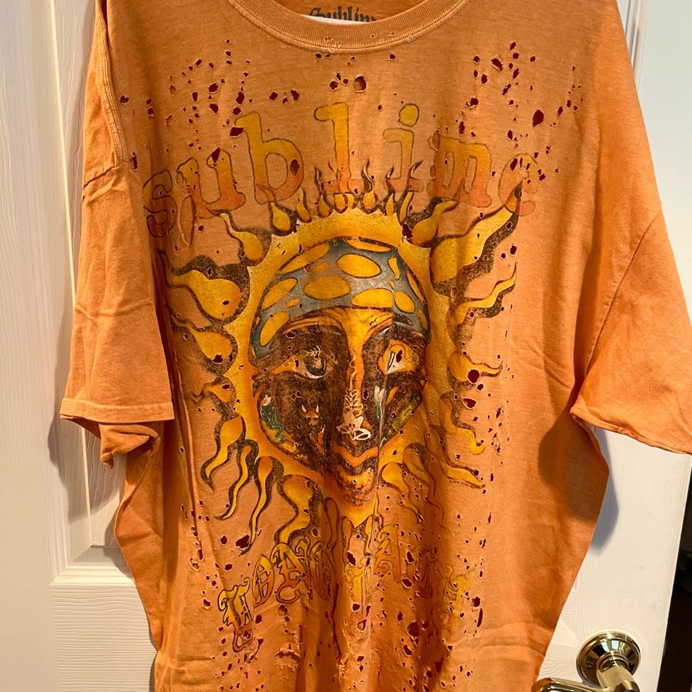 Sublime distressed tee